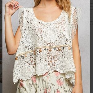 POL Floral Crochet SEmi Sheer lace Cap Sleeve Seashell Detail Top